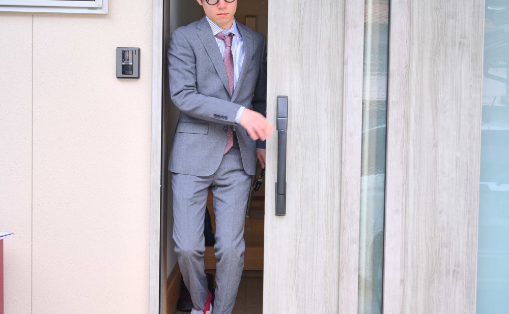 出勤時の服装を確認